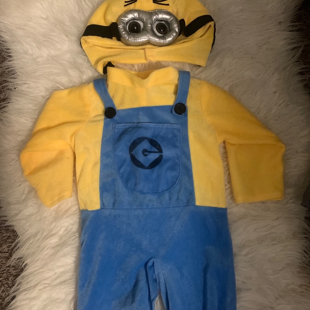 Infant Halloween costume fit 09-12months.